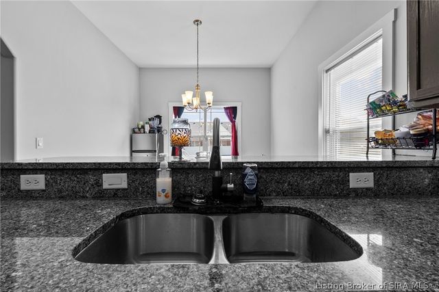 5609 Buckthorne Drive, Jeffersonville, IN 47130