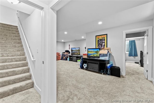 5609 Buckthorne Drive, Jeffersonville, IN 47130