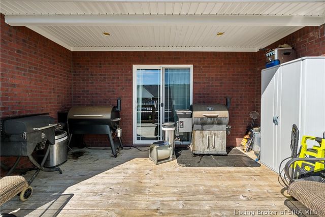 5609 Buckthorne Drive, Jeffersonville, IN 47130