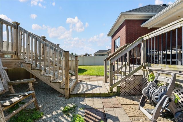 5609 Buckthorne Drive, Jeffersonville, IN 47130