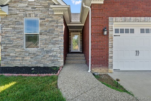 5609 Buckthorne Drive, Jeffersonville, IN 47130