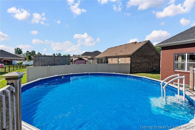 5609 Buckthorne Drive, Jeffersonville, IN 47130