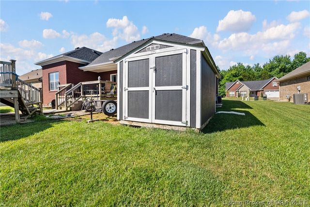 5609 Buckthorne Drive, Jeffersonville, IN 47130
