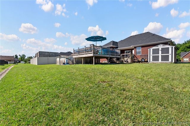 5609 Buckthorne Drive, Jeffersonville, IN 47130