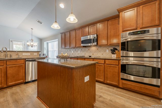 8923 Black Forest, Helotes, TX 78023