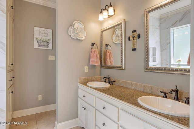 201 Dustin Circle, Broussard, LA 70518