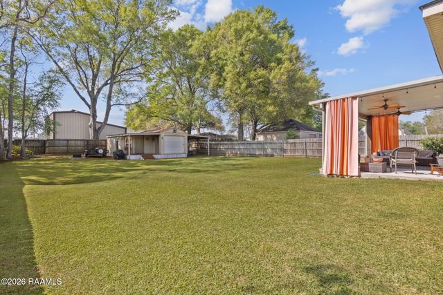 201 Dustin Circle, Broussard, LA 70518