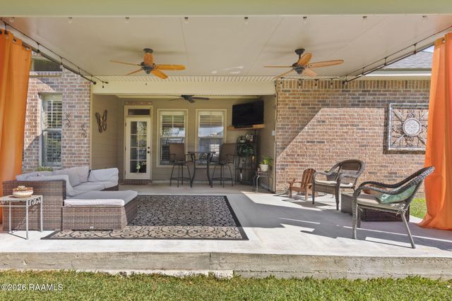 201 Dustin Circle, Broussard, LA 70518