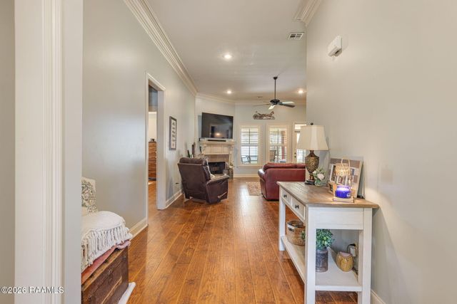 201 Dustin Circle, Broussard, LA 70518