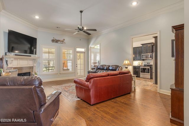 201 Dustin Circle, Broussard, LA 70518