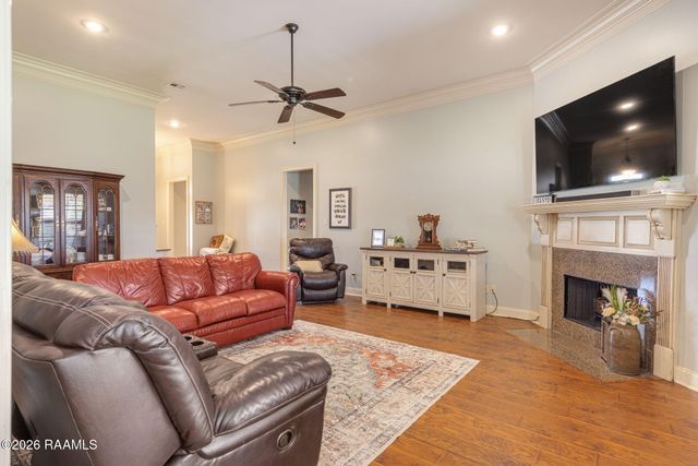 201 Dustin Circle, Broussard, LA 70518