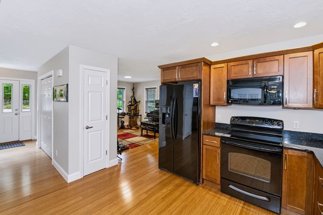 54 Lower Gore Road, Webster, MA 01570