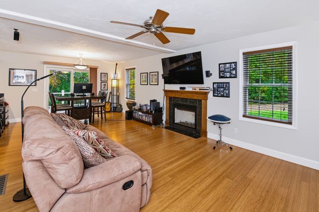 54 Lower Gore Road, Webster, MA 01570