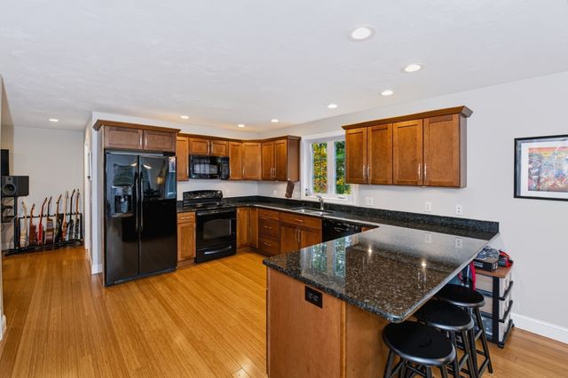 54 Lower Gore Road, Webster, MA 01570