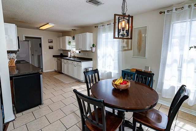 46 Stowe Road, Mary Esther, FL 32569