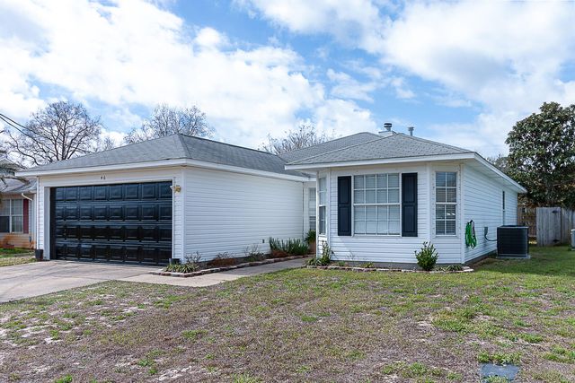 46 Stowe Road, Mary Esther, FL 32569