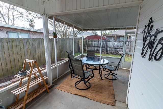 46 Stowe Road, Mary Esther, FL 32569