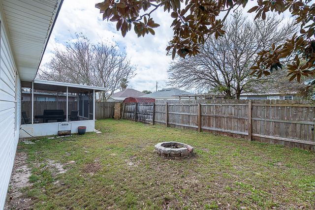 46 Stowe Road, Mary Esther, FL 32569