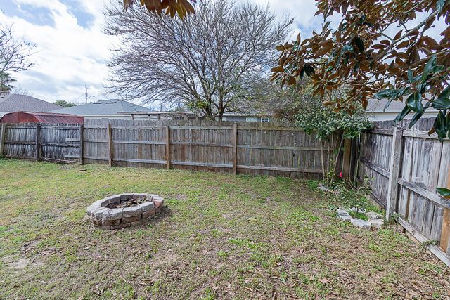 46 Stowe Road, Mary Esther, FL 32569