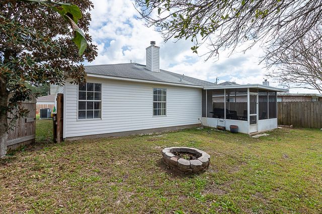 46 Stowe Road, Mary Esther, FL 32569