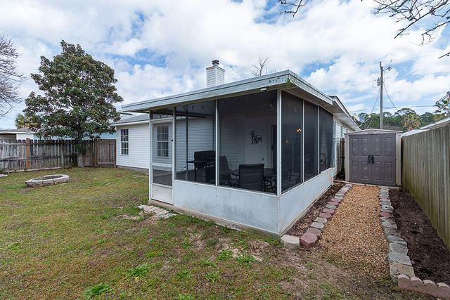 46 Stowe Road, Mary Esther, FL 32569