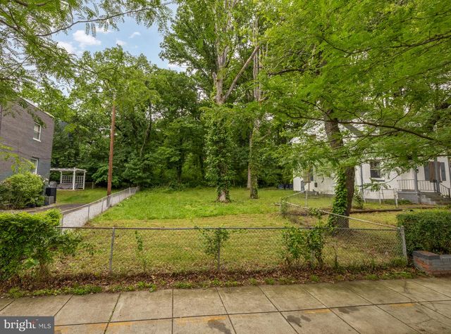 212 36TH ST SE, Washington, DC 20019