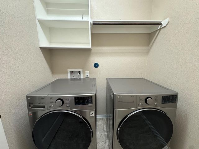 718 S Chamfer Way, Crosby, TX 77532