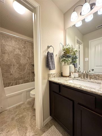 718 S Chamfer Way, Crosby, TX 77532