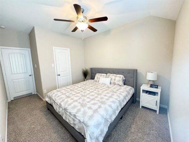 718 S Chamfer Way, Crosby, TX 77532