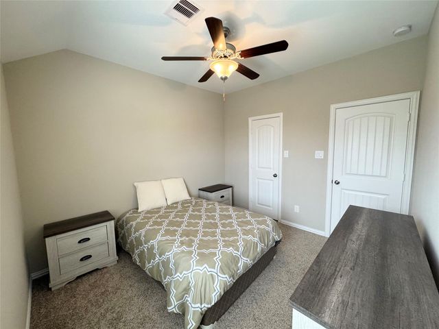 718 S Chamfer Way, Crosby, TX 77532
