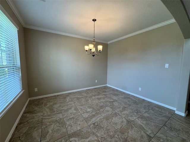 718 S Chamfer Way, Crosby, TX 77532