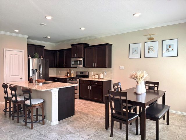 718 S Chamfer Way, Crosby, TX 77532