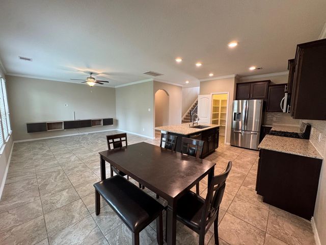 718 S Chamfer Way, Crosby, TX 77532