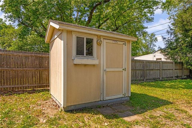 11102 W 69TH Terrace, Shawnee, KS 66203