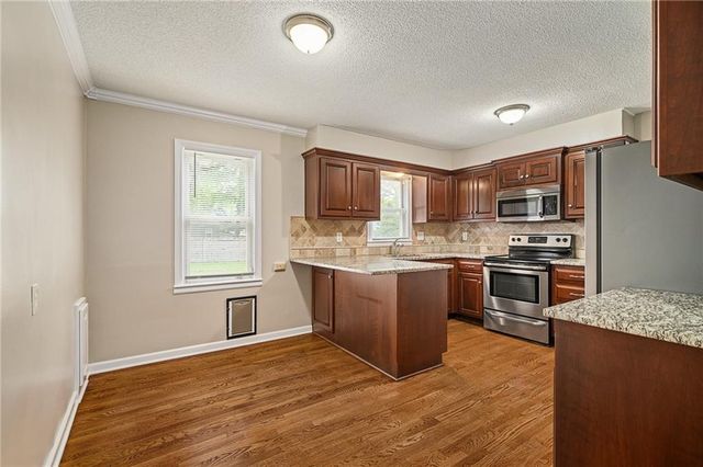 11102 W 69TH Terrace, Shawnee, KS 66203