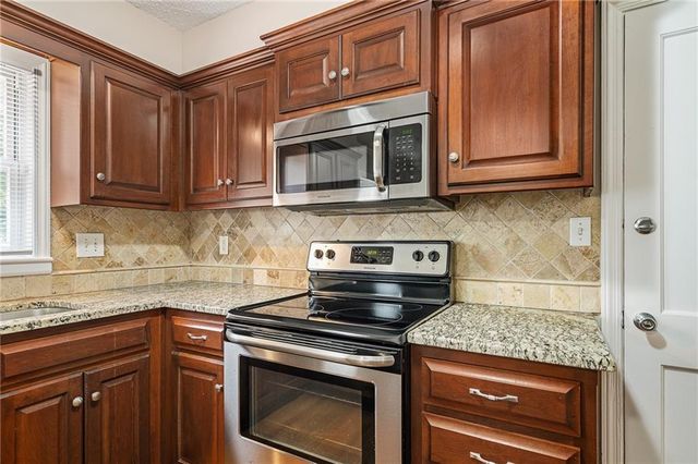 11102 W 69TH Terrace, Shawnee, KS 66203
