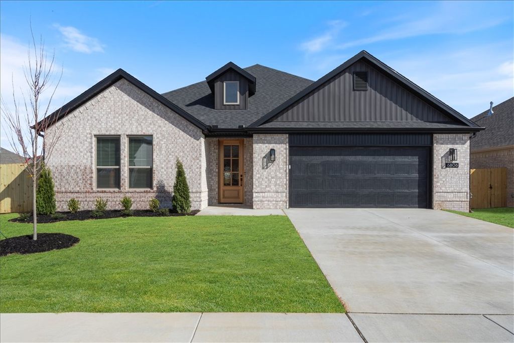 6806 SW Basswood Avenue, Bentonville, AR 72713