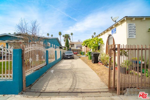3955 2nd Avenue, Los Angeles, CA 90008