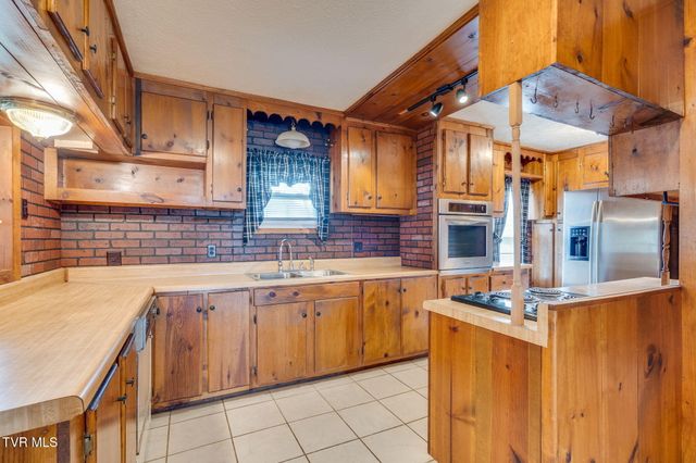 4833 Mabe Stanleytown Rd., Duffield, VA 24244