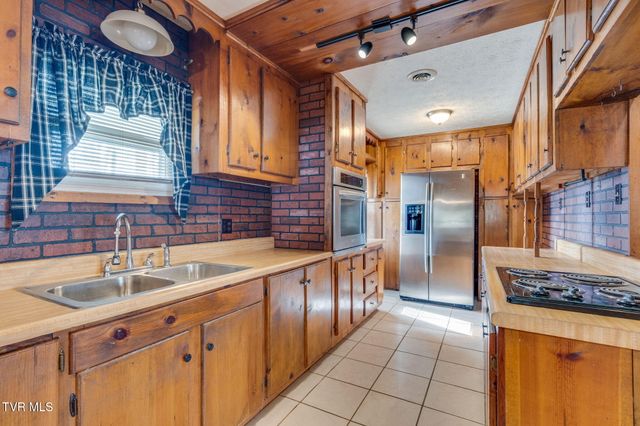 4833 Mabe Stanleytown Rd., Duffield, VA 24244