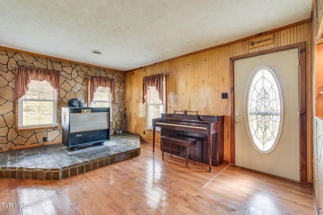 4833 Mabe Stanleytown Rd., Duffield, VA 24244