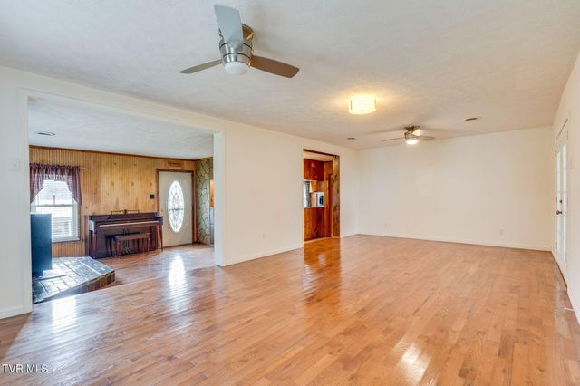 4833 Mabe Stanleytown Rd., Duffield, VA 24244