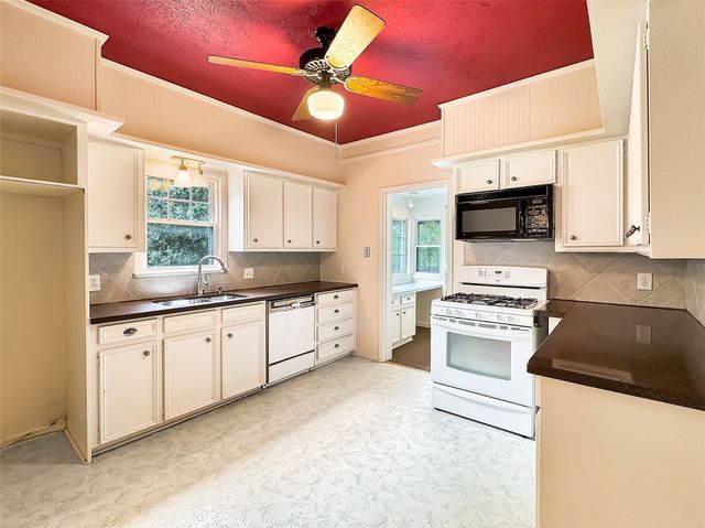 1205 Forest Ridge Drive, Bedford, TX 76022