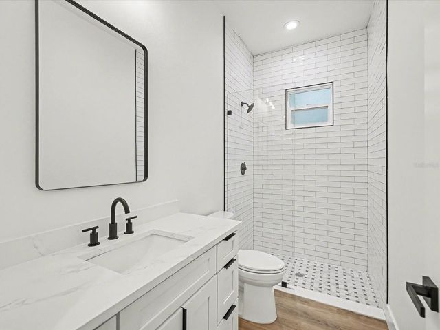 1751 27TH AVENUE N, St Petersburg, FL 33713