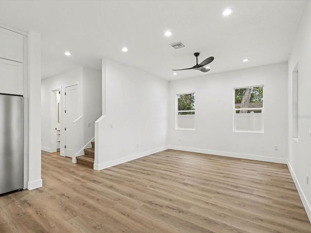 1751 27TH AVENUE N, St Petersburg, FL 33713