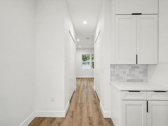 1751 27TH AVENUE N, St Petersburg, FL 33713