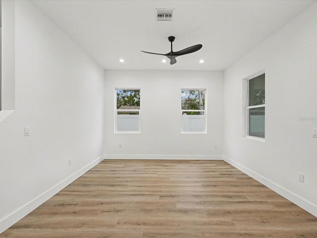 1751 27TH AVENUE N, St Petersburg, FL 33713