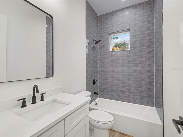 1751 27TH AVENUE N, St Petersburg, FL 33713