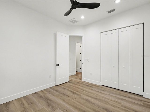 1751 27TH AVENUE N, St Petersburg, FL 33713