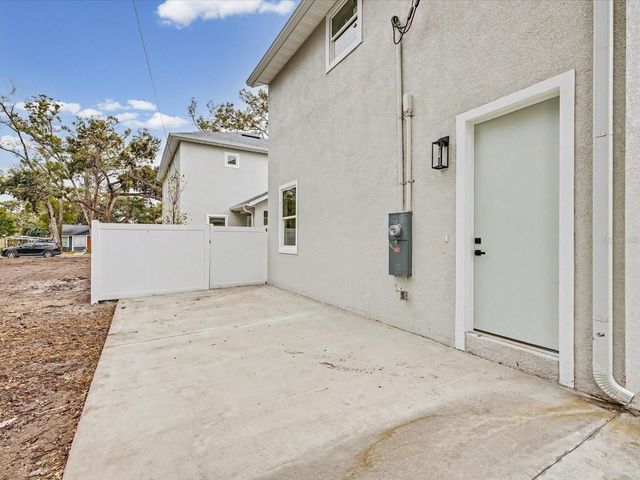 1751 27TH AVENUE N, St Petersburg, FL 33713